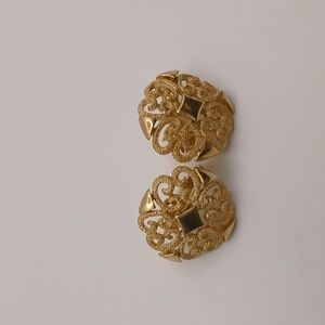 Avon gold tone design clip-on earrings